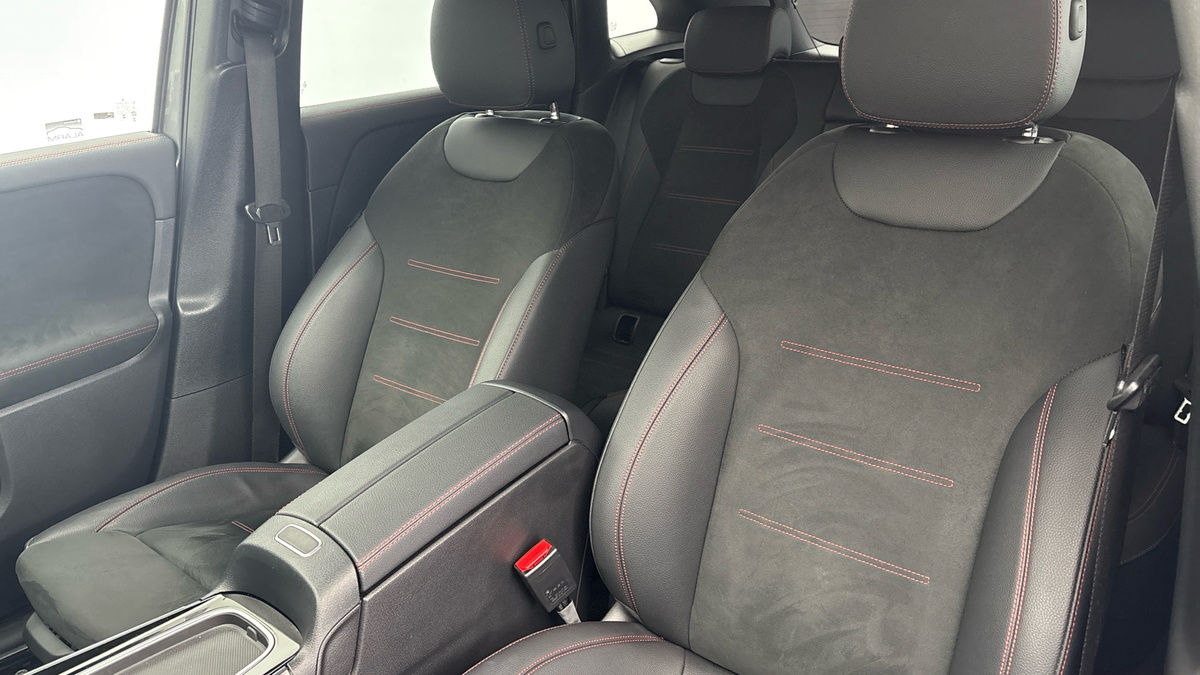 Mercedes-Benz EQA Image 8