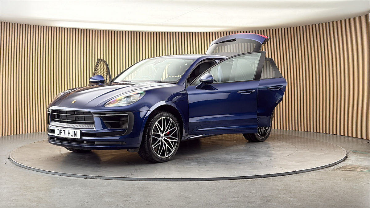 More views of Porsche Macan