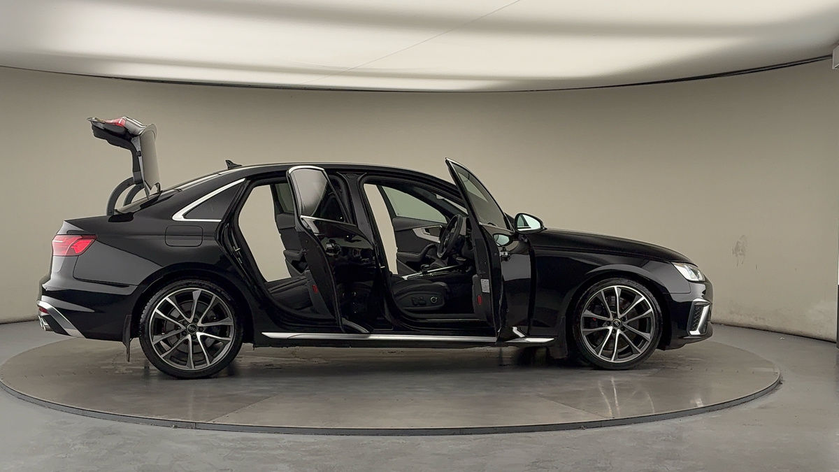 More views of Audi S4