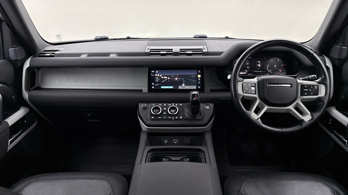 Land Rover Defender 110 Image 12