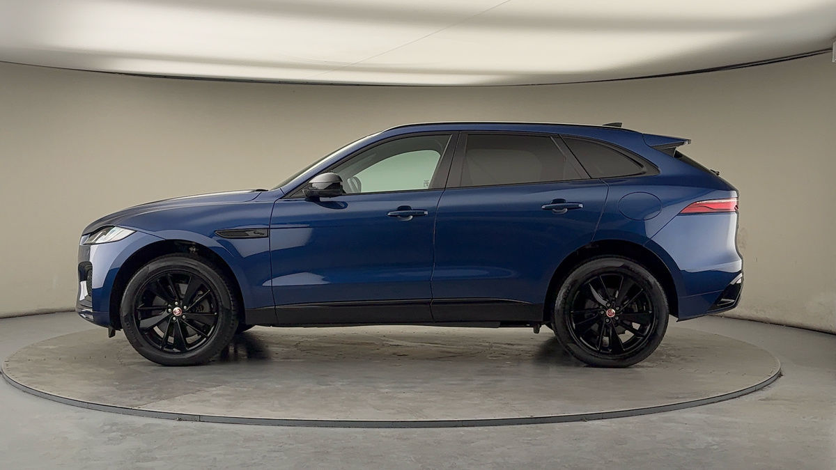 Jaguar F-PACE Image 15
