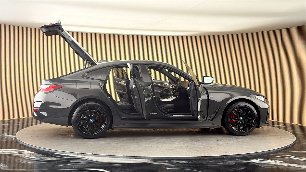 More views of BMW i4