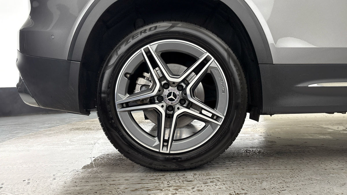 Mercedes-Benz GLB Image 10