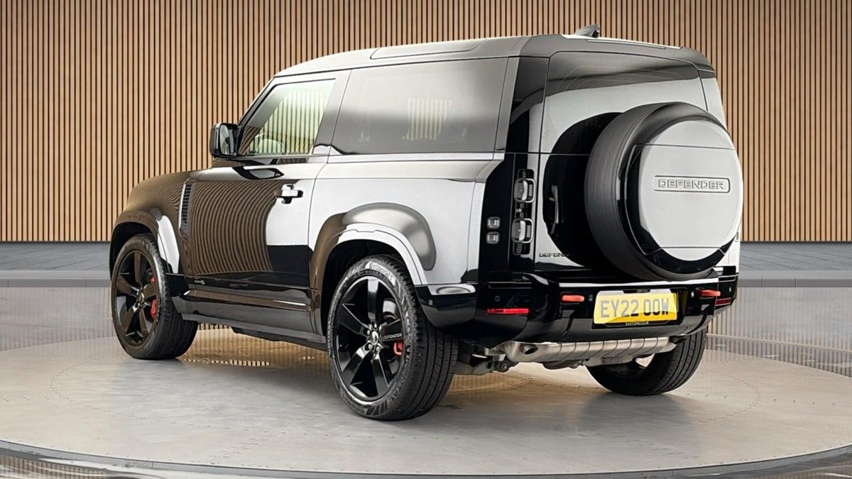 Land Rover Defender 90 Image 2
