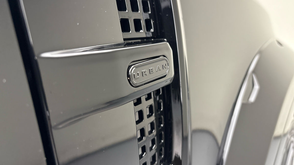 Land Rover Defender 110 Urban Image 32