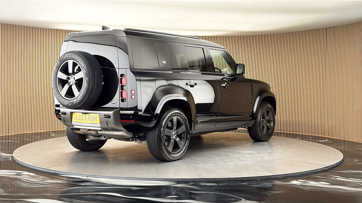 More views of Land Rover Defender 110