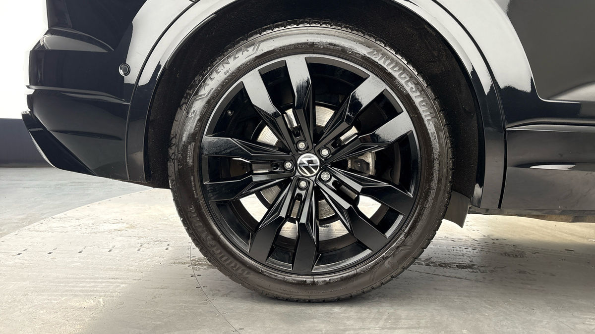 Volkswagen Touareg Image 10