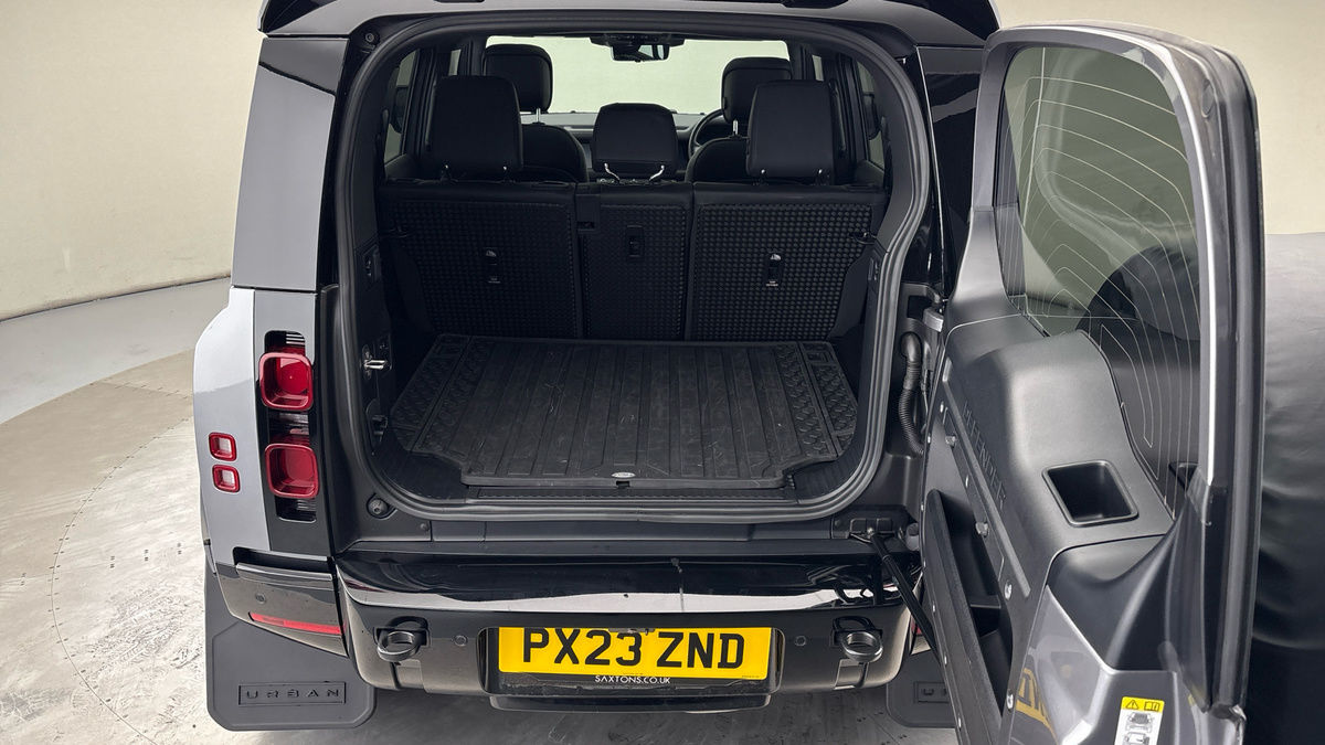 Land Rover Defender 110 Urban Image 11