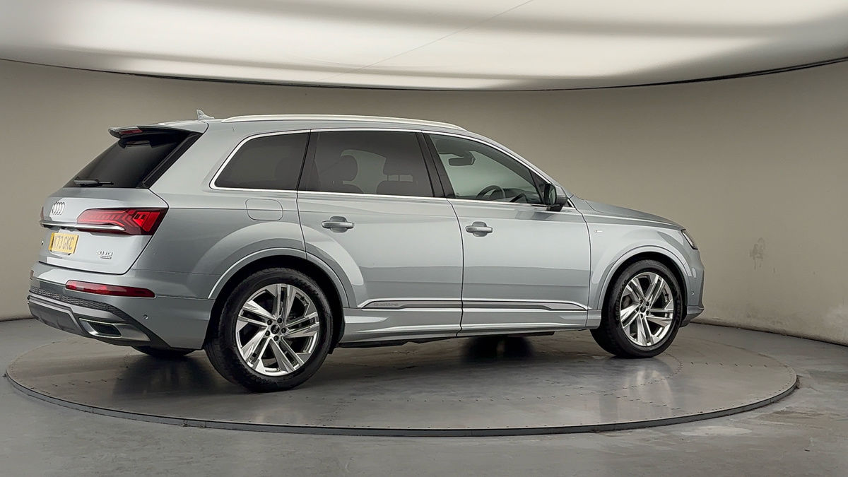 More views of Audi Q7