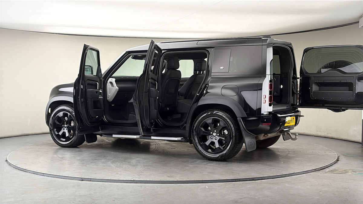 More views of Land Rover Defender 110