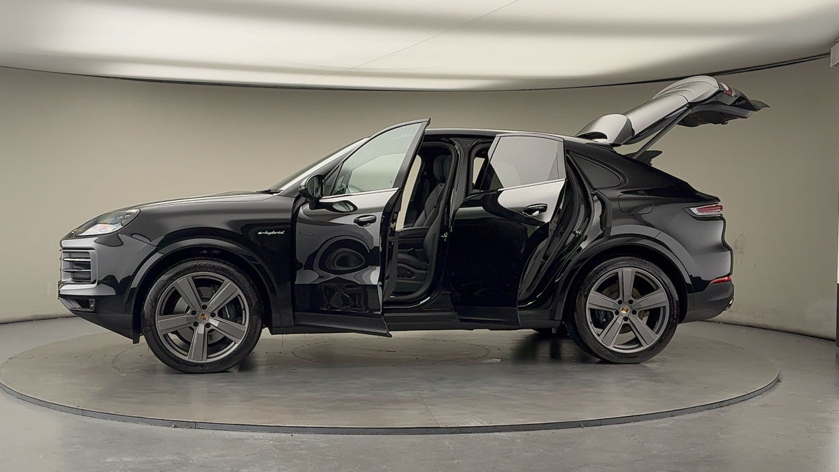 More views of Porsche Cayenne