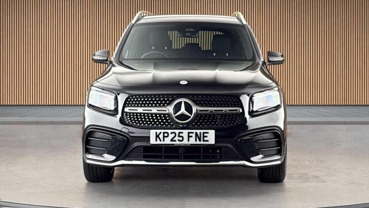 Mercedes-Benz GLB Image 3