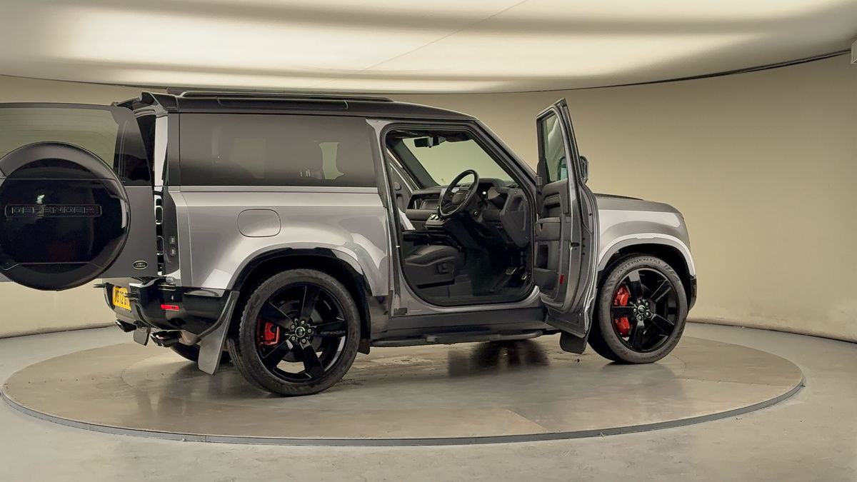 More views of Land Rover Defender 90