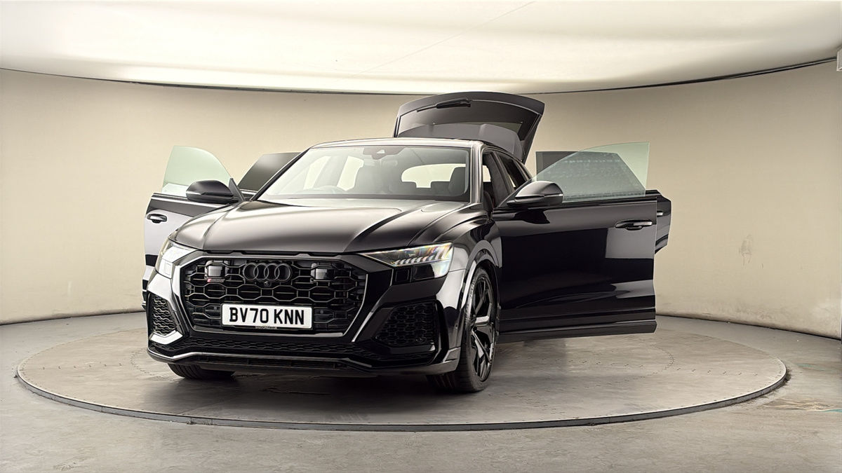 More views of Audi RSQ8