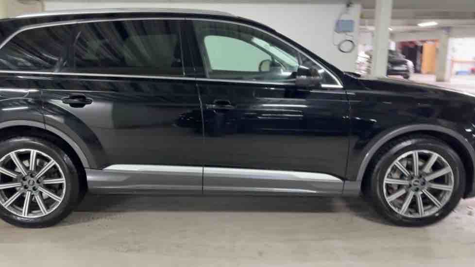 More views of Audi Q7