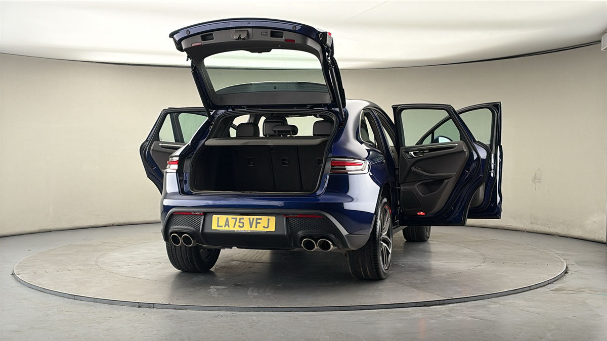 More views of Porsche Macan