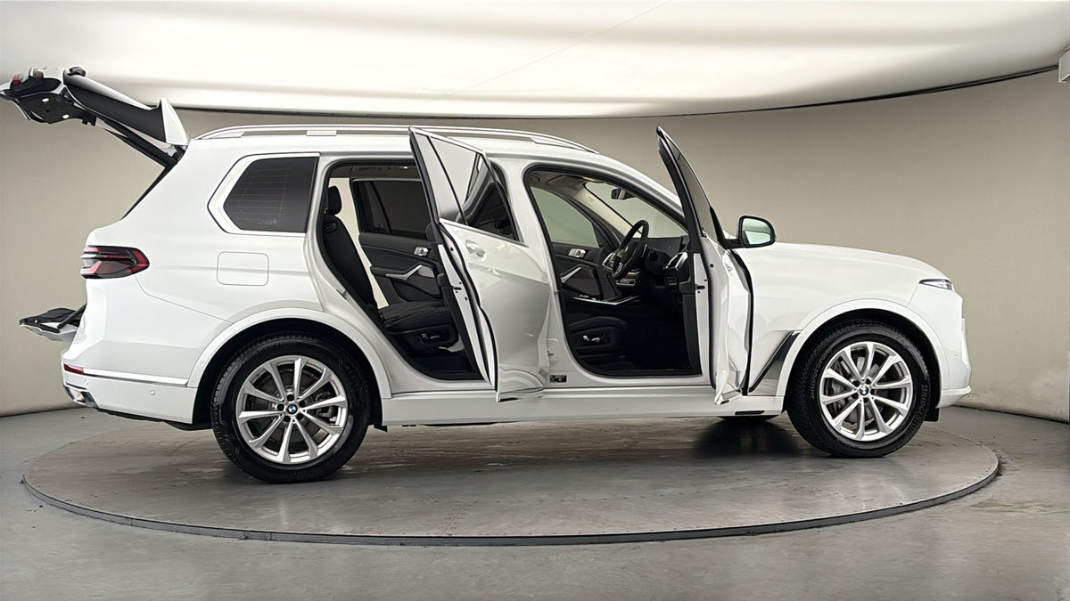 More views of BMW X7