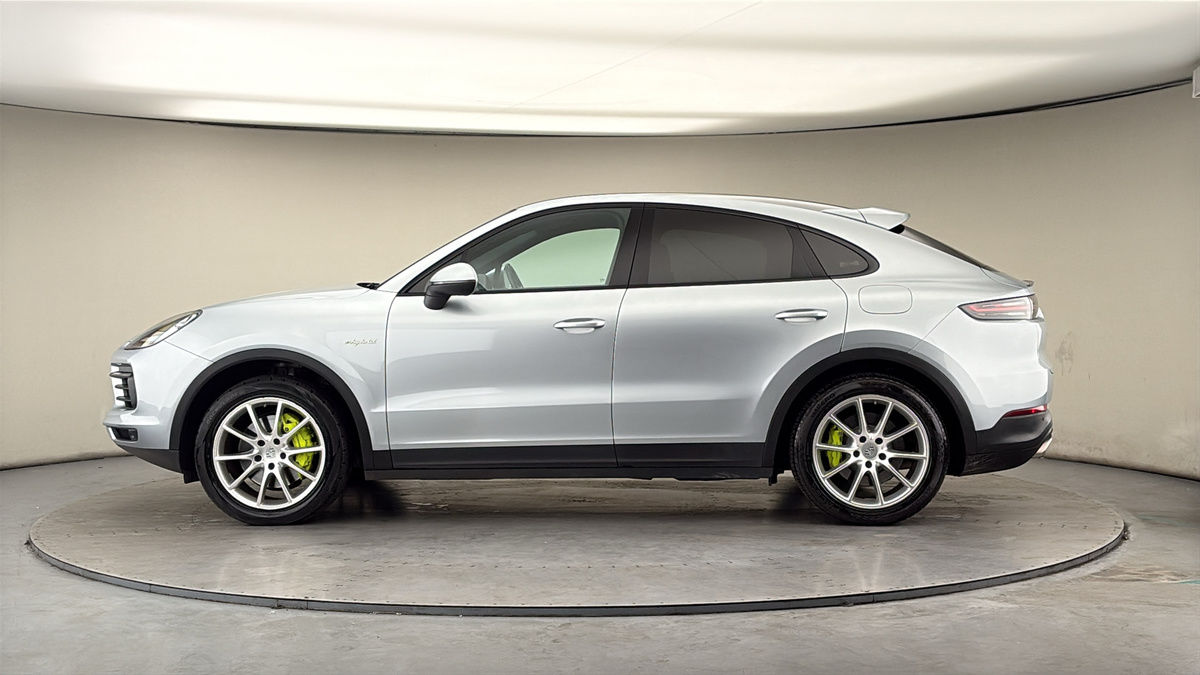 Porsche Cayenne Image 15