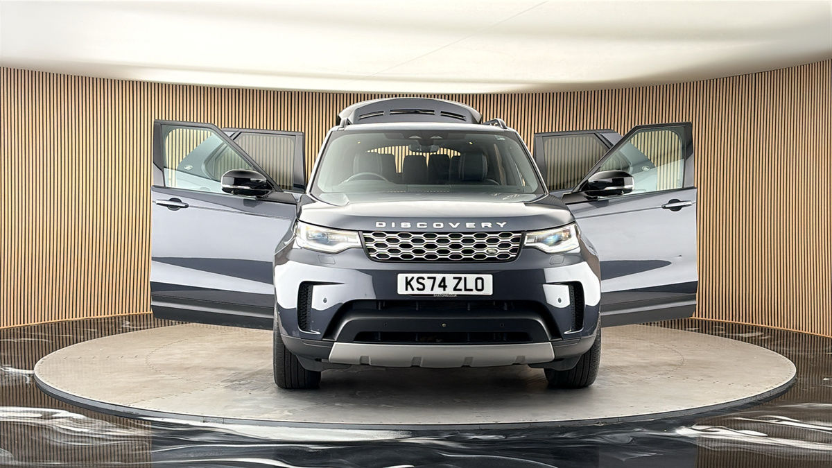 More views of Land Rover Discovery