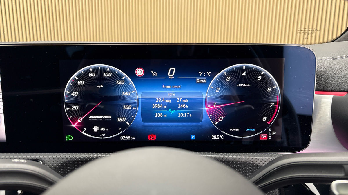 Mercedes-Benz CLA Image 38