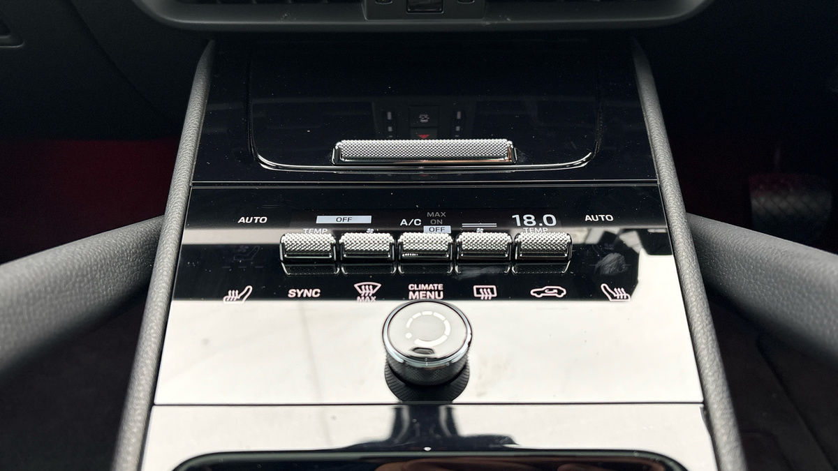 Porsche Cayenne Image 27