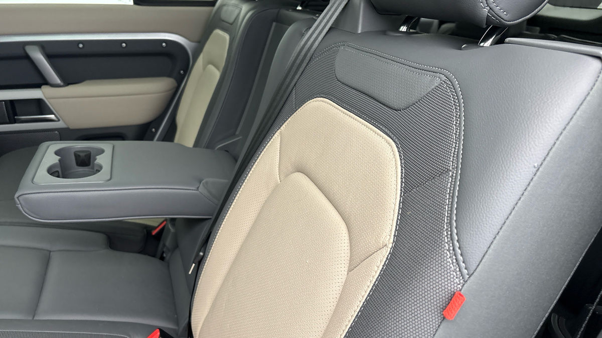 Land Rover Defender 110 Urban Image 9