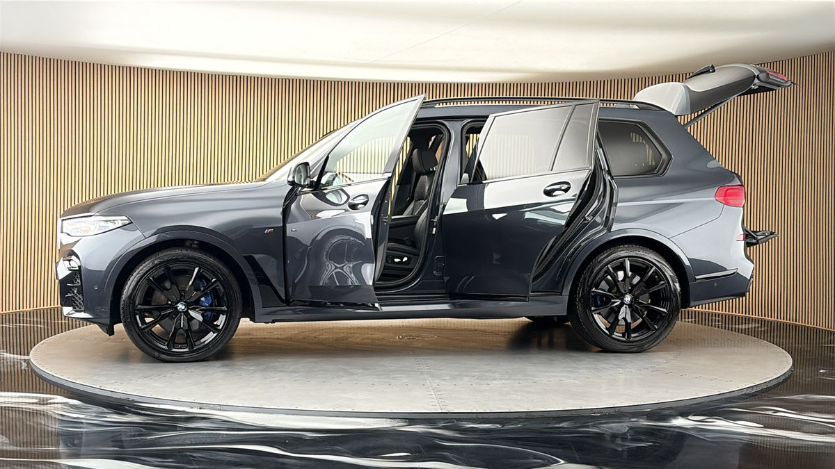 More views of BMW X7