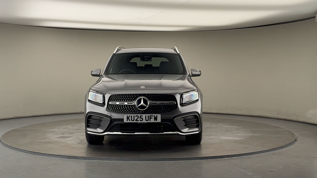 Mercedes-Benz GLB Image 3