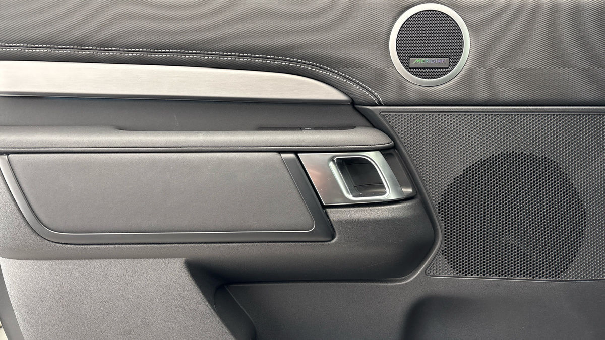 Land Rover Discovery Image 19