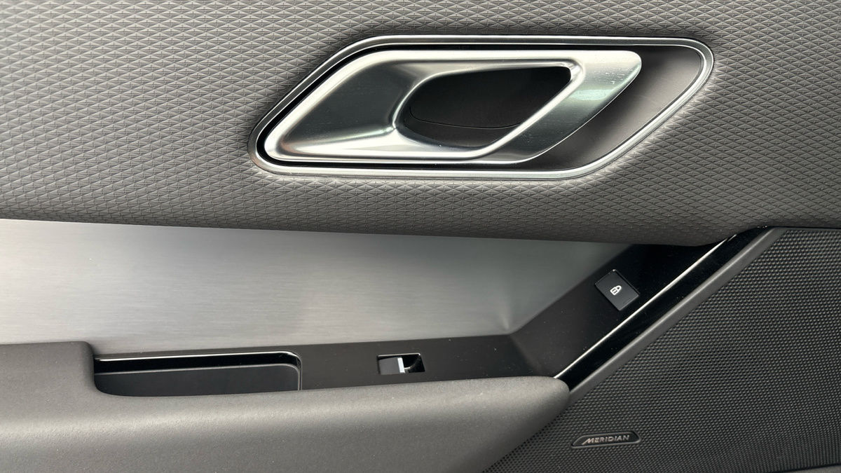 Land Rover Range Rover Velar Image 19