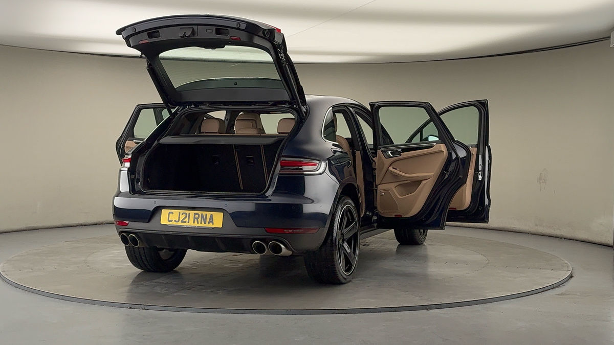 More views of Porsche Macan