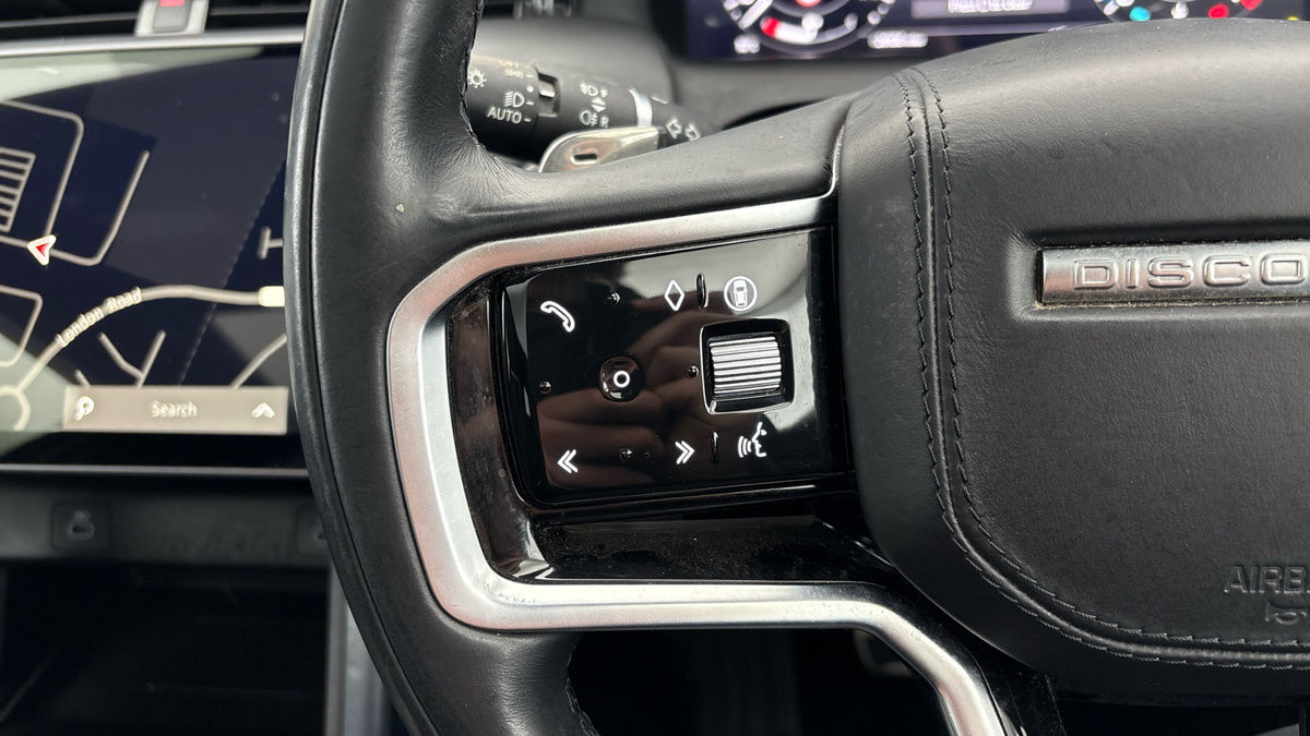 Land Rover Discovery Sport Image 13