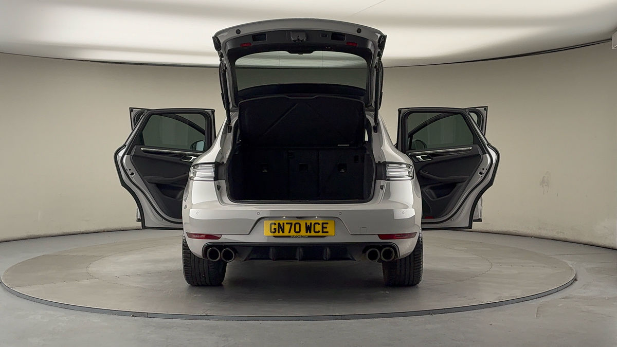 More views of Porsche Macan