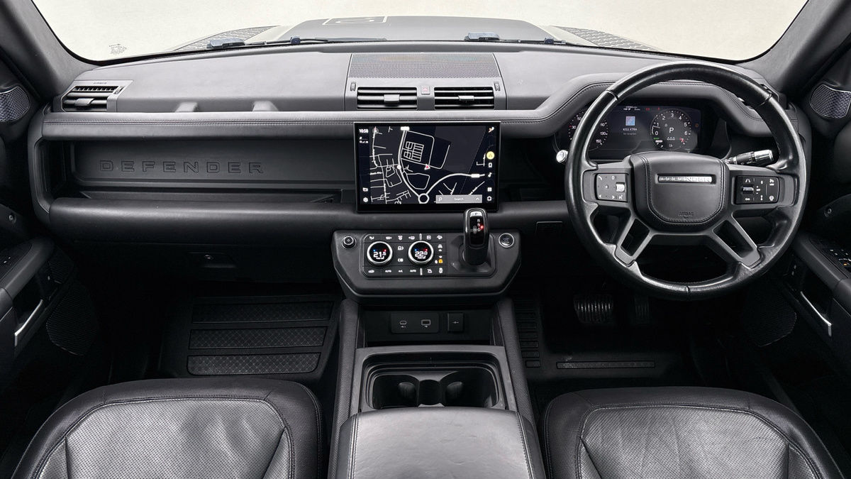 Land Rover Defender 110 Image 12