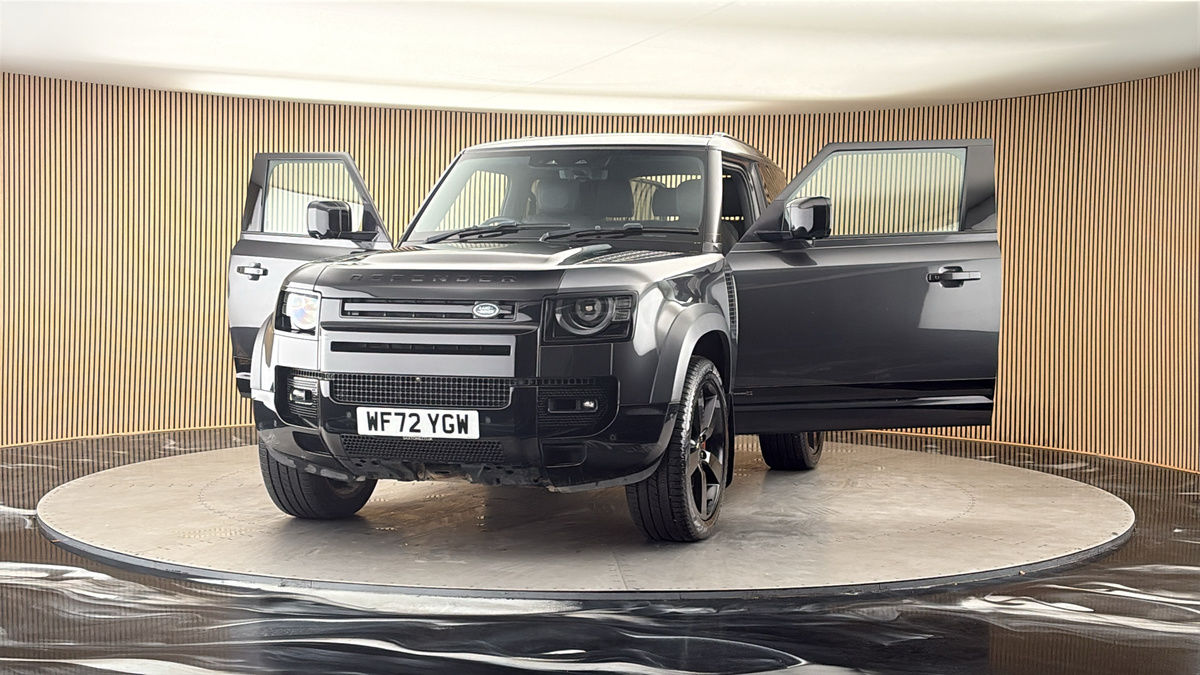 More views of Land Rover Defender 90