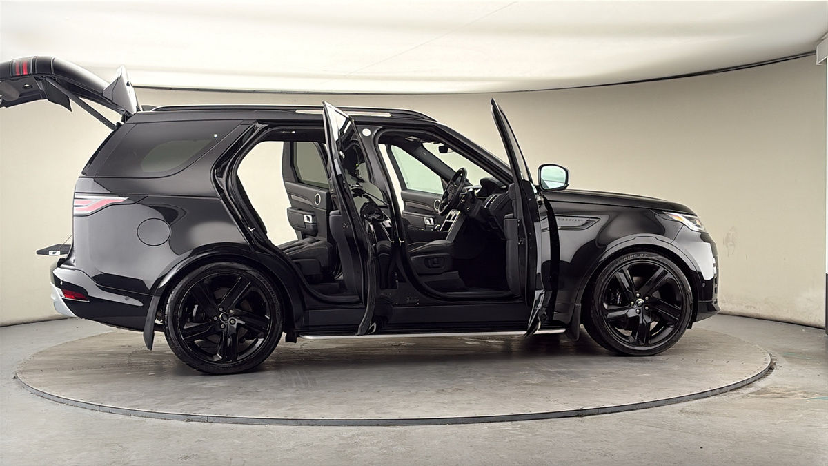 More views of Land Rover Discovery