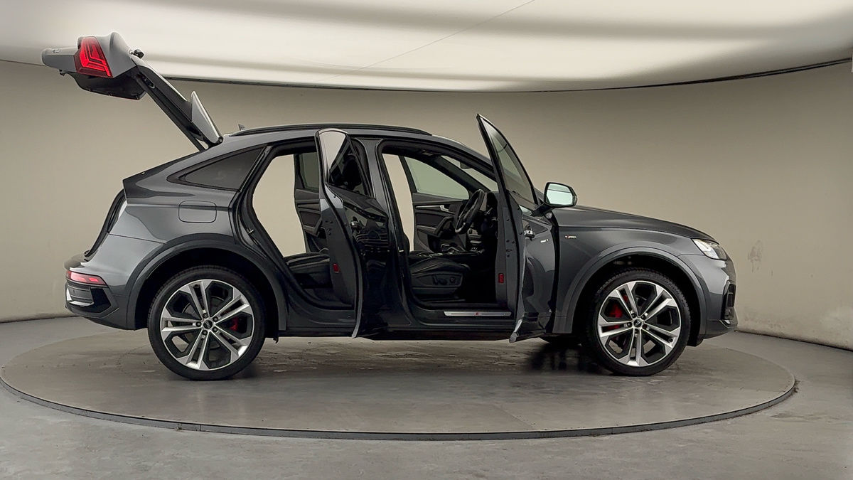 More views of Audi Q5