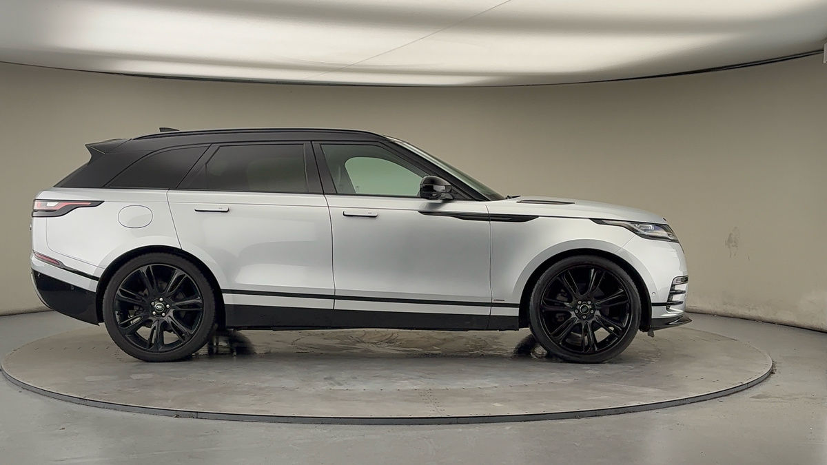 Land Rover Range Rover Velar Image 16