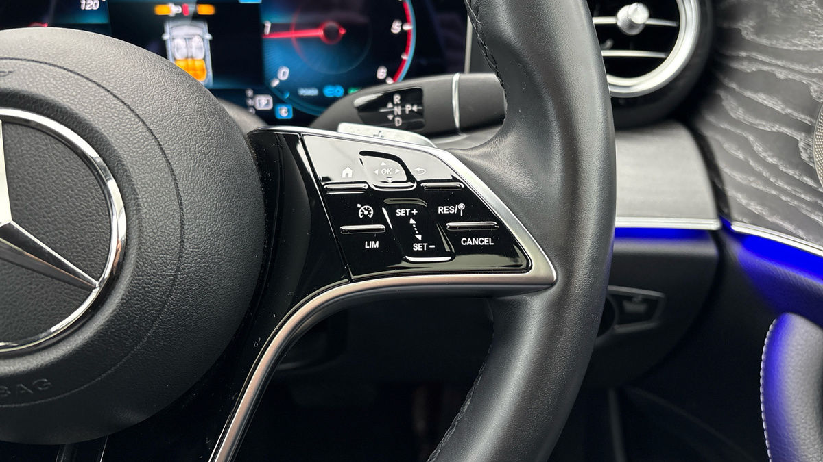 Mercedes-Benz E Class Image 14