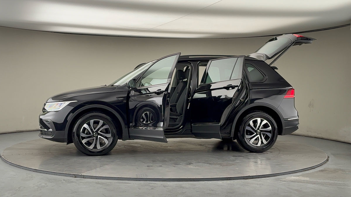 More views of Volkswagen Tiguan