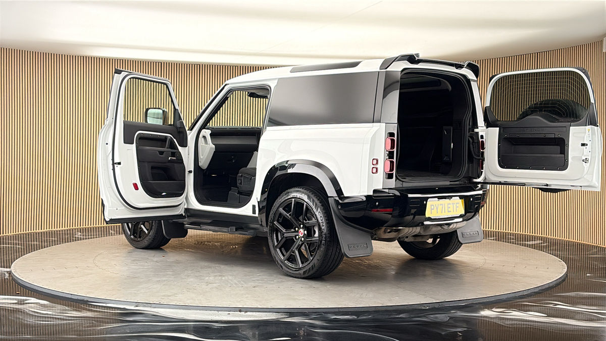 More views of Land Rover Defender 90
