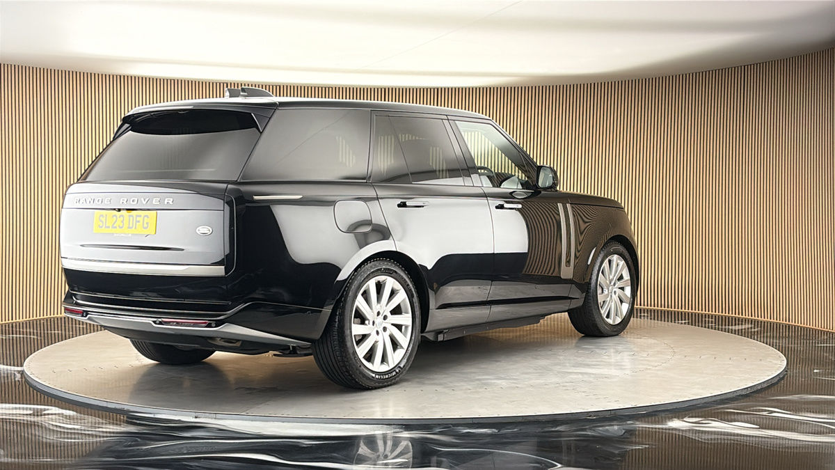 More views of Land Rover Range Rover