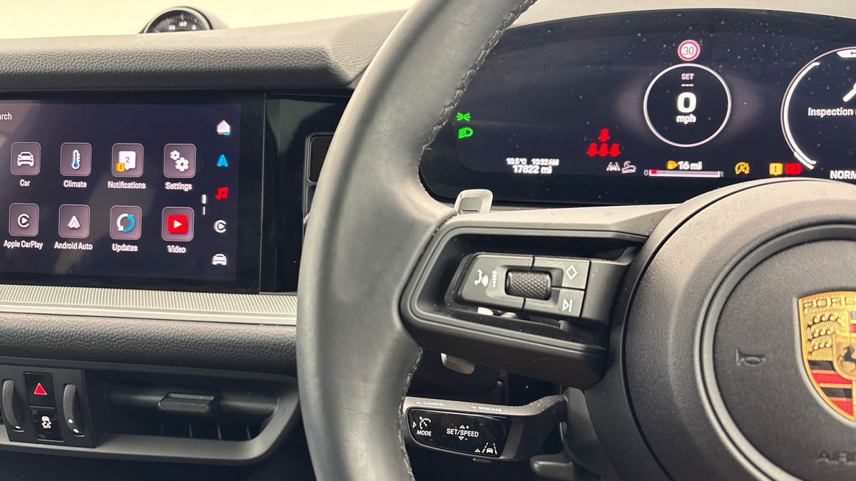 Porsche Cayenne Image 13