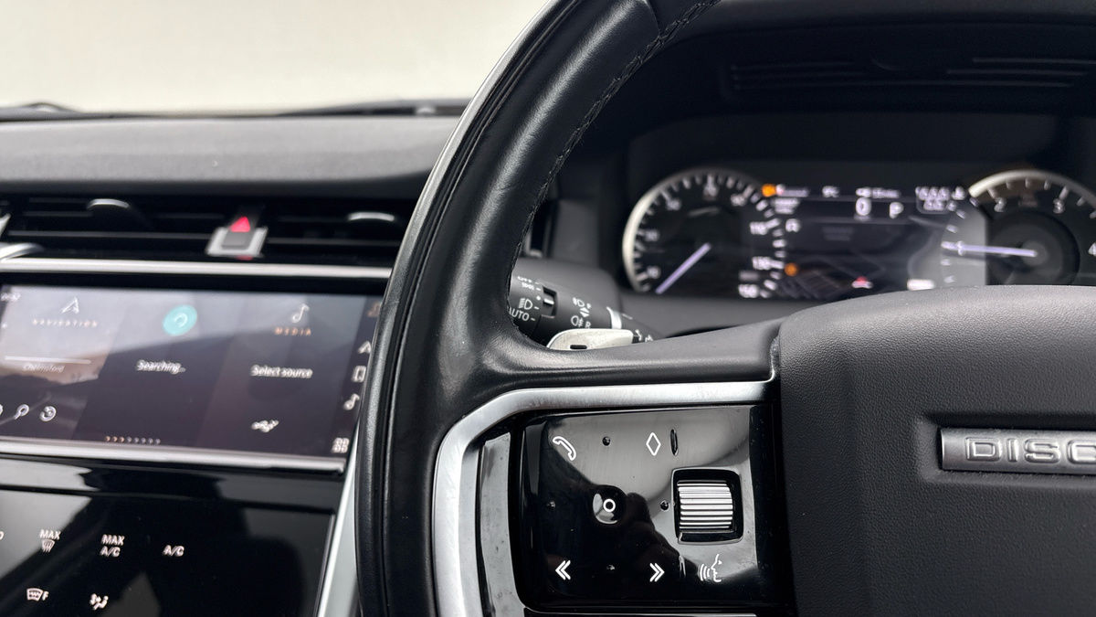 Land Rover Discovery Sport Image 13