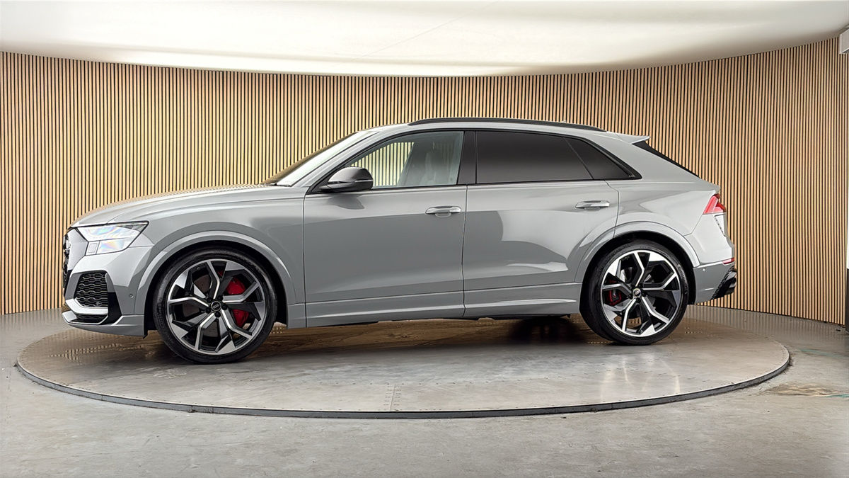 More views of Audi RSQ8