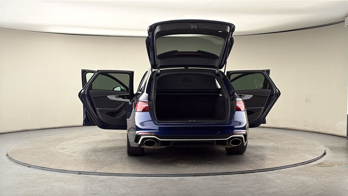 More views of Audi RS4 Avant