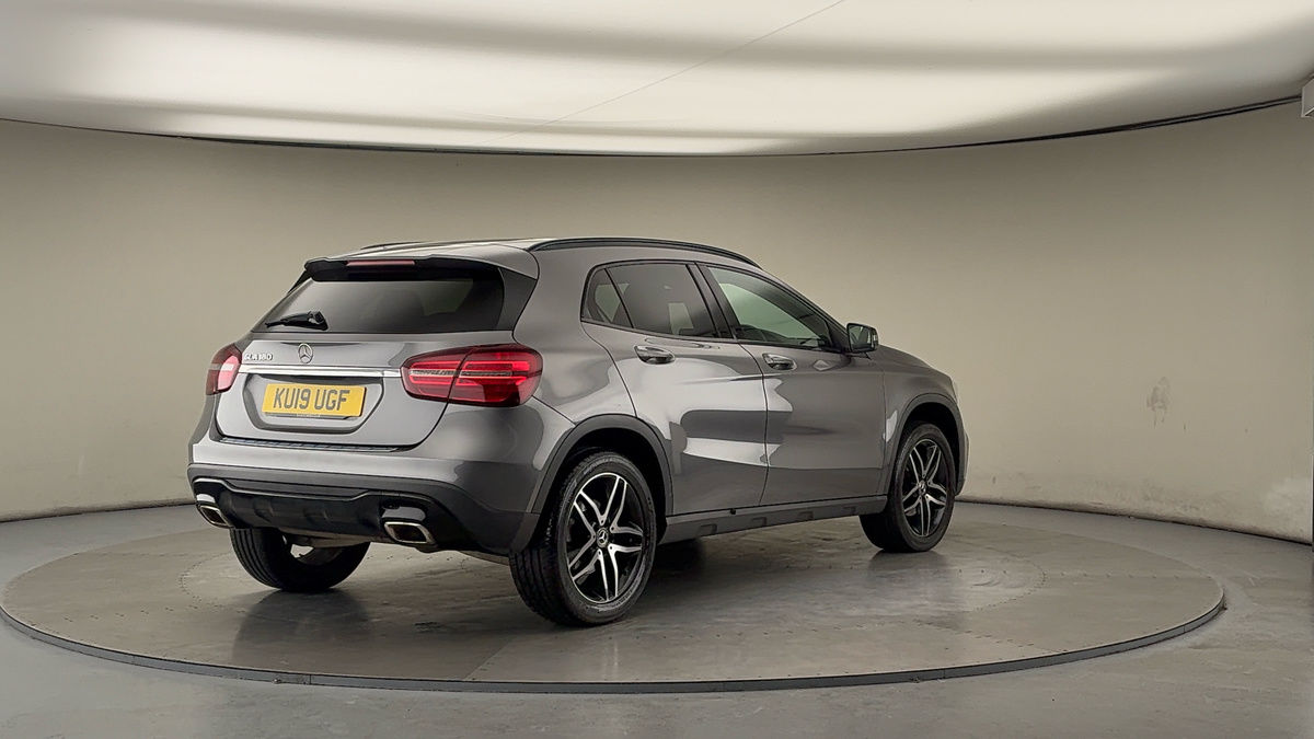 More views of Mercedes-Benz GLA