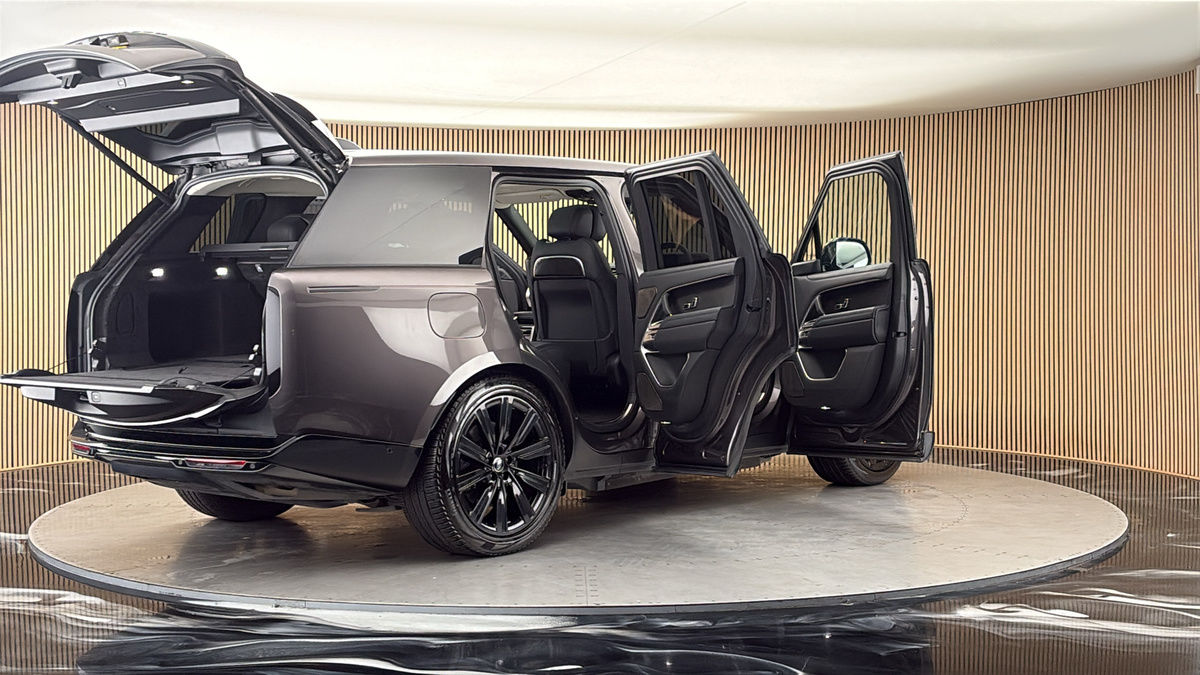 More views of Land Rover Range Rover