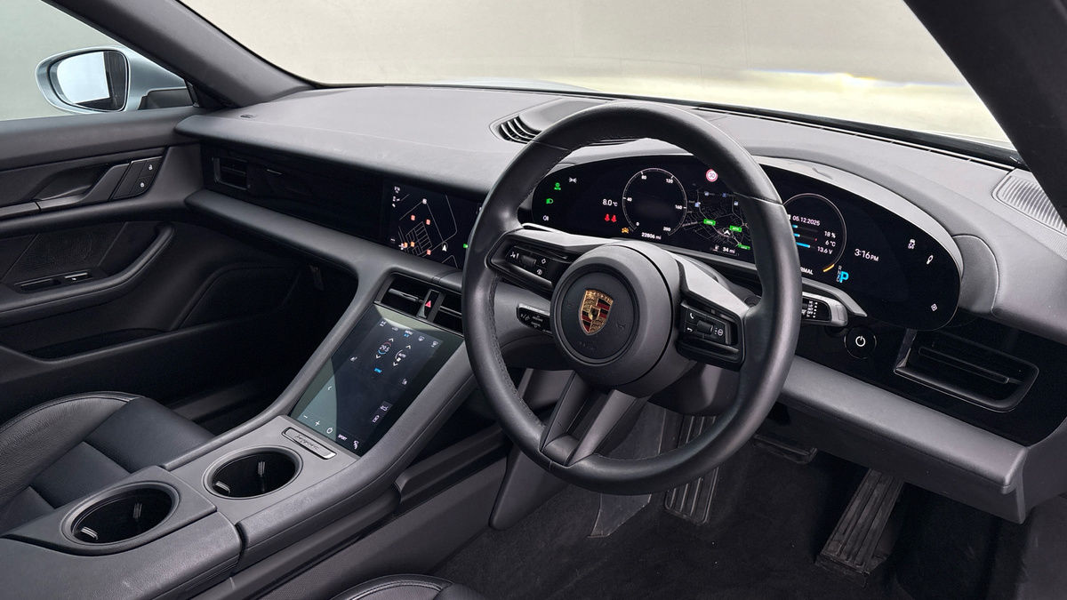 Porsche Taycan Image 5