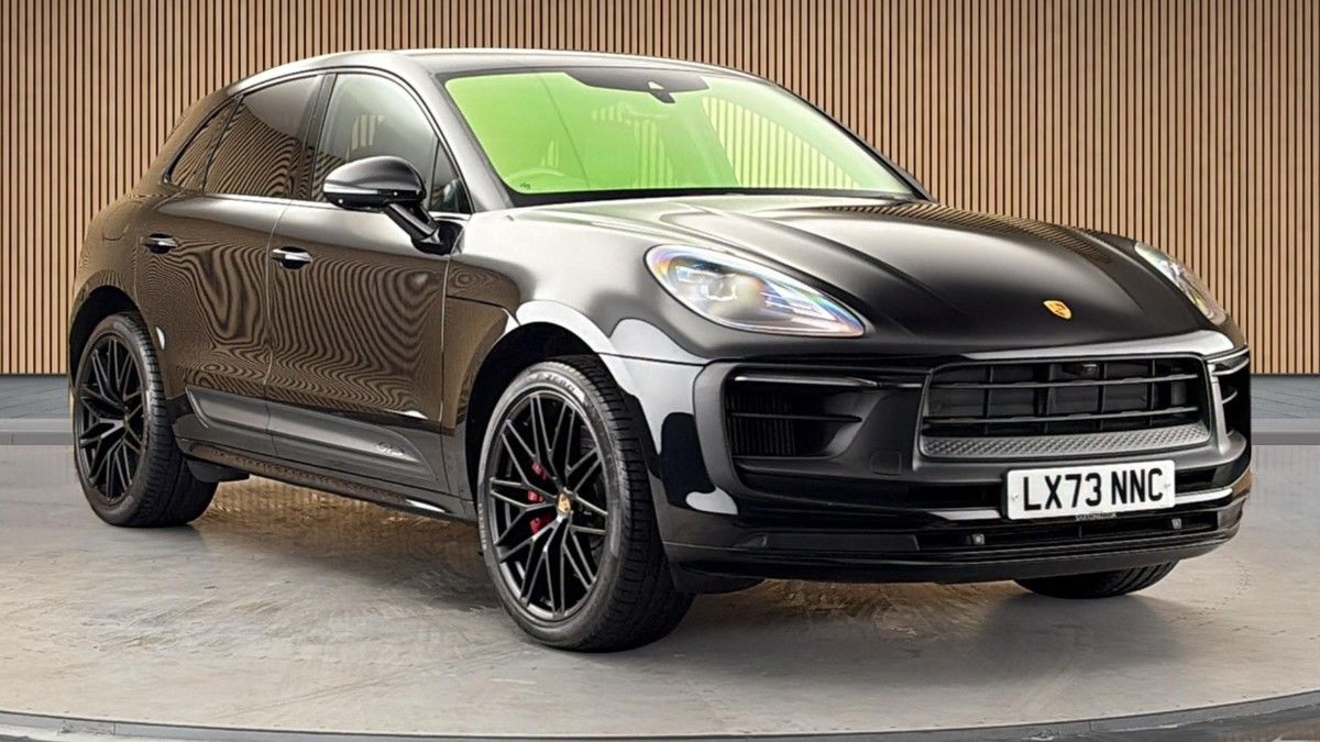 Porsche Macan Sticky Header Image